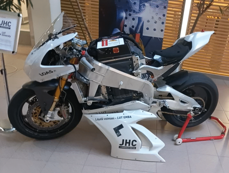 JHC electric bike on display at Electrify Your Business event in Salo.